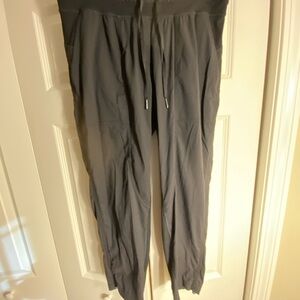 Lululemon Black Capri Joggers - Women’s Size 8